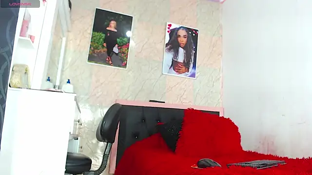 Snapshot of k_stormi_ chatting on 04-23-26, 04:52 k stormi online show from 04-23-26, 04:52