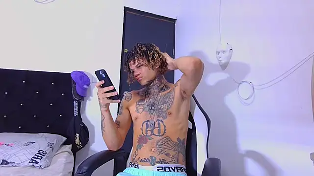 hot man05 online show from 11-12-25, 08:23