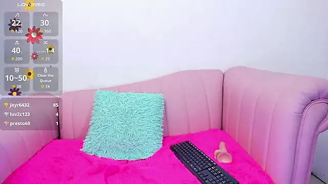 Snapshot of BlondieCutee chatting on 01-31-26, 07:12 BlondieCutee online show from 01-31-26, 07:12