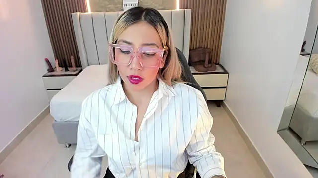 CALANTHELOVE1 online show from 04-07-26, 01:24