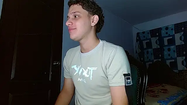 Snapshot of Thomas_May4rs chatting on 11-05-25, 12:58 Thomas May4rs online show from 11-05-25, 12:58