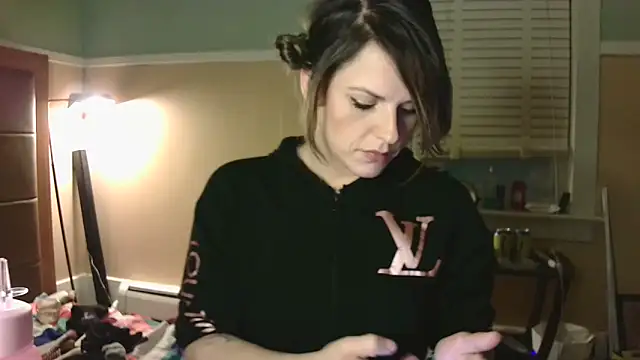 Snapshot of RhyleeRaine chatting on 02-03-25, 02:58 RhyleeRaine online show from 02-03-25, 02:58