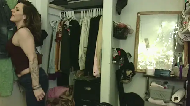 Snapshot of RhyleeRaine chatting on 03-09-25, 12:31 RhyleeRaine online show from 03-09-25, 12:31