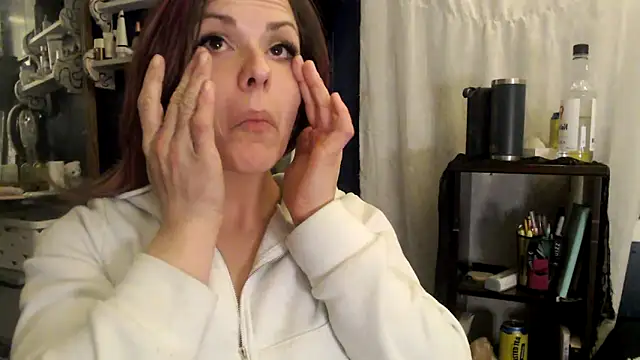 Snapshot of RhyleeRaine chatting on 03-21-25, 06:16 RhyleeRaine online show from 03-21-25, 06:16