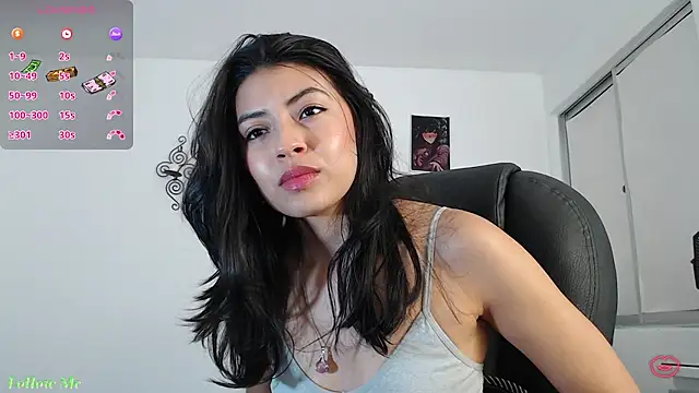 Snapshot of ellajonz chatting on 06-20-26, 11:54 ellajonz online show from 06-20-26, 11:54