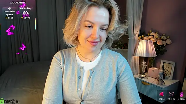 Nikki Kai online show from 10-31-25, 11:33