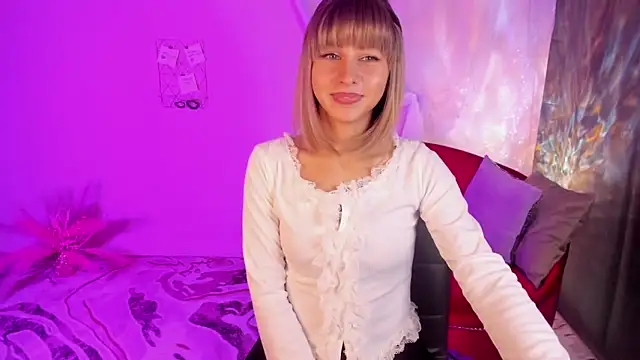 CharmBianca online show from 11-29-25, 12:16