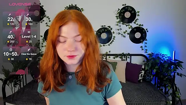 Snapshot of SophieOuld chatting on 03-04-25, 03:22 SophieOuld online show from 03-04-25, 03:22