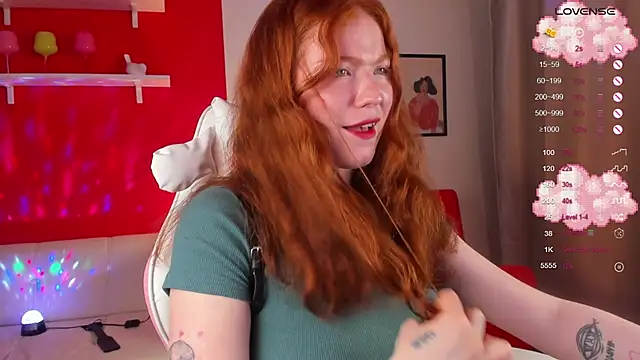 Snapshot of SophieOuld chatting on 09-21-25, 03:17 SophieOuld online show from 09-21-25, 03:17