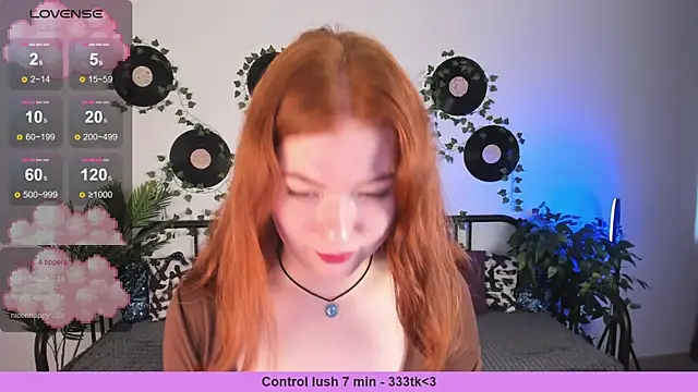 Snapshot of SophieOuld chatting on 03-12-25, 06:51 SophieOuld online show from 03-12-25, 06:51