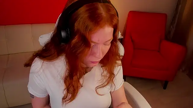 Snapshot of SophieOuld chatting on 10-04-25, 03:08 SophieOuld online show from 10-04-25, 03:08