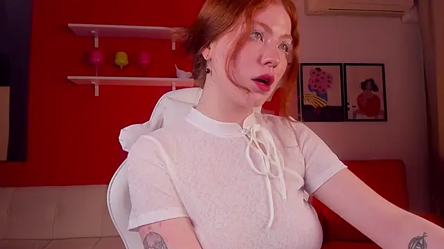 Snapshot of SophieOuld chatting on 09-30-25, 09:15 SophieOuld online show from 09-30-25, 09:15