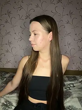 Arielle Swan online show from 10-28-25, 03:44