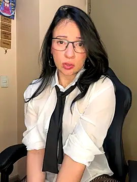 Snapshot of ValeriaVixen chatting on 09-22-25, 08:26 ValeriaVixen online show from 09-22-25, 08:26