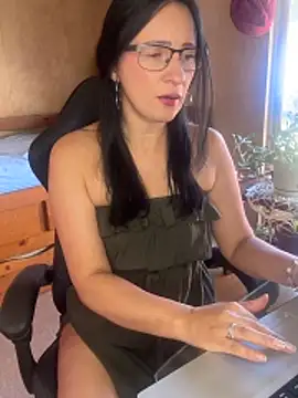 Snapshot of ValeriaVixen chatting on 02-16-26, 07:23 ValeriaVixen online show from 02-16-26, 07:23