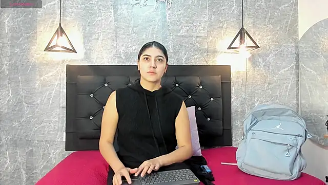 Snapshot of emberhodson chatting on 09-28-25, 11:06 emberhodson online show from 09-28-25, 11:06