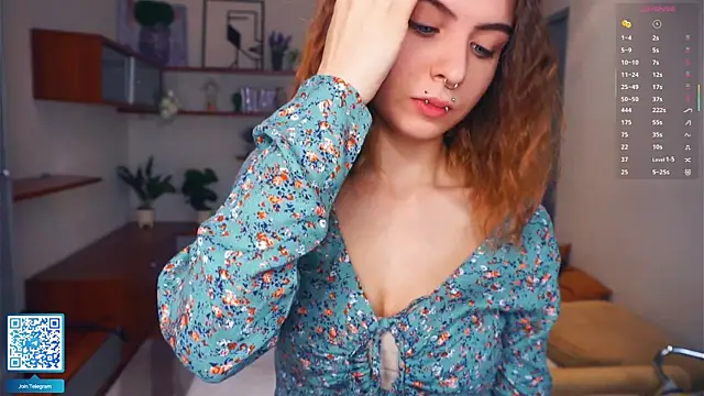 Snapshot of ErlinaBuoy chatting on 01-07-26, 05:45 ErlinaBuoy online show from 01-07-26, 05:45