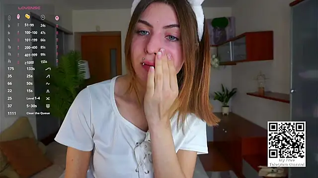 Snapshot of ErlinaBuoy chatting on 11-20-25, 07:20 ErlinaBuoy online show from 11-20-25, 07:20