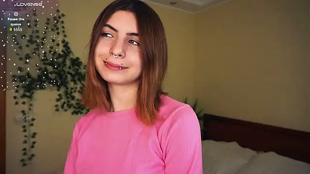 Snapshot of ErlinaBuoy chatting on 10-09-25, 05:41 ErlinaBuoy online show from 10-09-25, 05:41