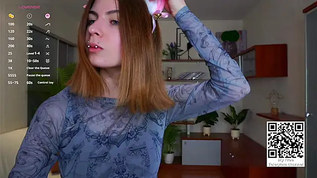 Snapshot of ErlinaBuoy chatting on 11-14-25, 06:06 ErlinaBuoy online show from 11-14-25, 06:06