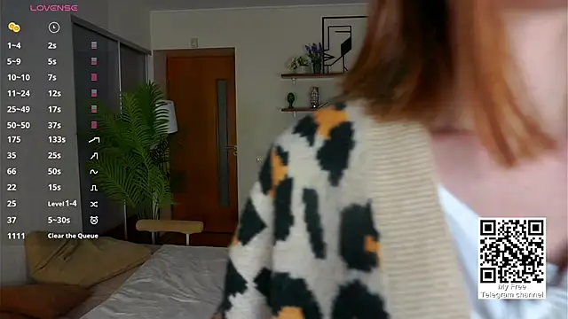 Snapshot of ErlinaBuoy chatting on 11-19-25, 05:29 ErlinaBuoy online show from 11-19-25, 05:29