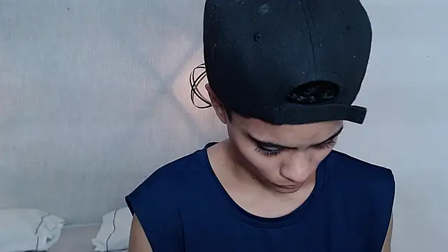 Liiamthompson online show from 03-18-25, 03:12