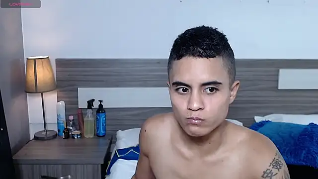 Liiamthompson online show from 12-03-25, 09:25