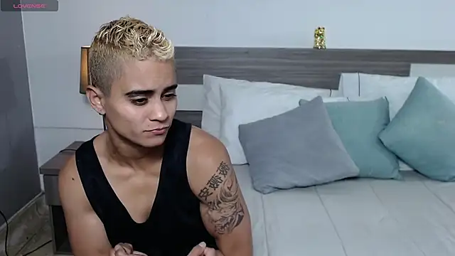 Liiamthompson online show from 02-20-26, 07:05