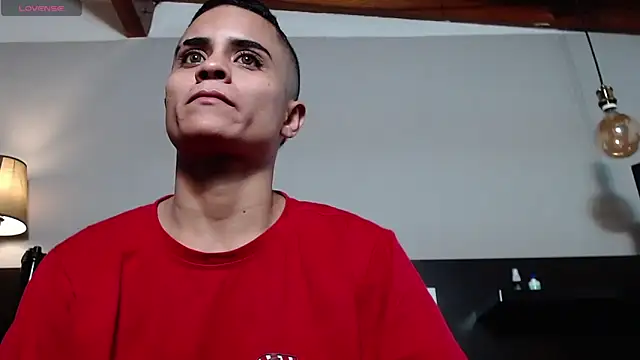 Liiamthompson online show from 04-17-26, 10:01