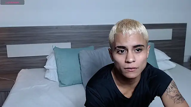 Liiamthompson online show from 02-24-26, 07:04