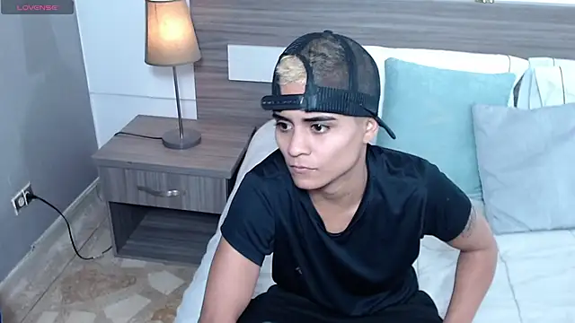 Liiamthompson online show from 02-17-26, 07:11