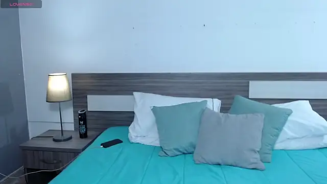 Liiamthompson online show from 02-26-26, 07:14