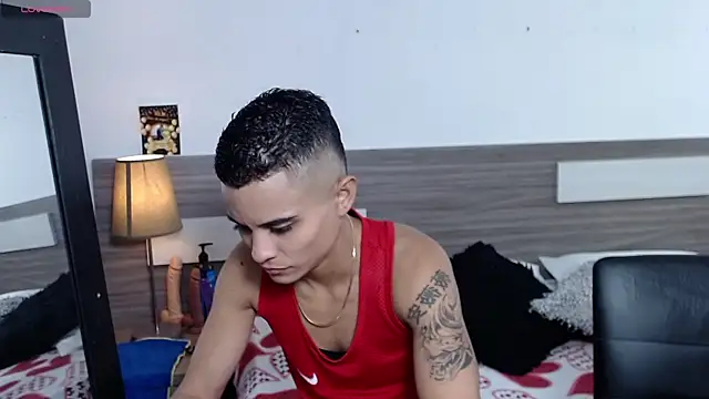 Liiamthompson online show from 11-19-25, 07:03