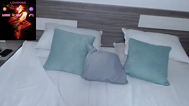 Liiamthompson online show from 03-15-26, 01:40