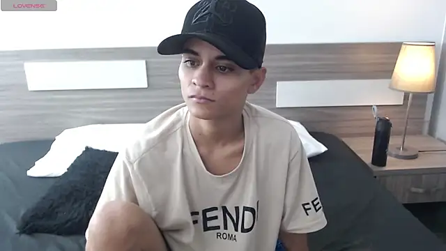 Liiamthompson online show from 11-04-25, 11:58