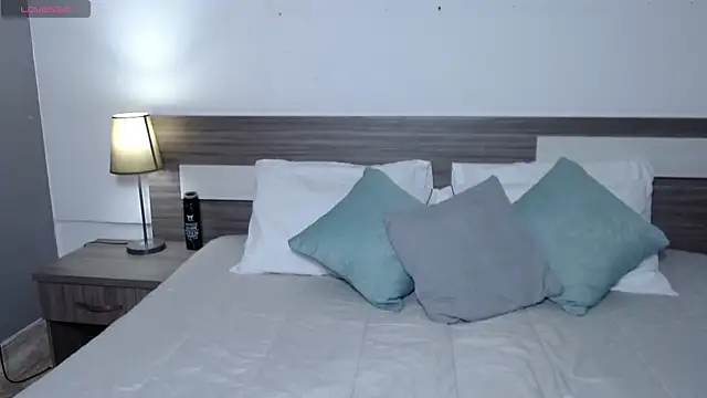 Liiamthompson online show from 03-01-26, 07:03