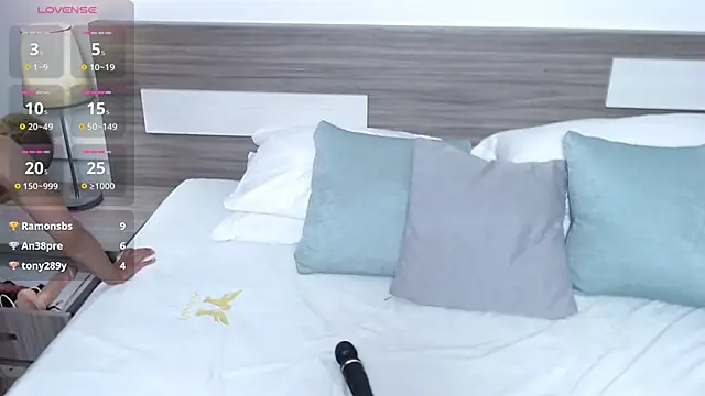 Liiamthompson online show from 03-11-26, 09:31