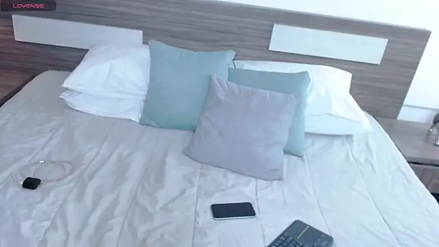 Liiamthompson online show from 02-14-26, 10:59