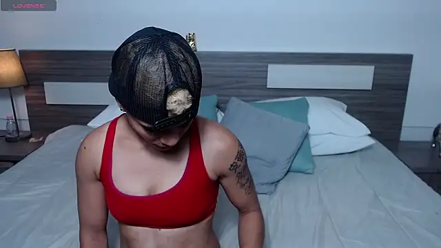 Liiamthompson online show from 02-14-26, 11:38