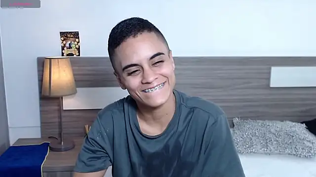 Liiamthompson online show from 11-28-25, 09:48