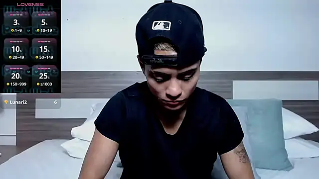 Liiamthompson online show from 03-20-26, 09:49