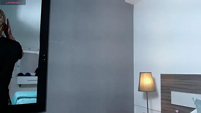 Liiamthompson online show from 02-10-26, 09:19