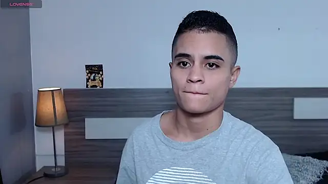 Liiamthompson online show from 11-28-25, 09:42