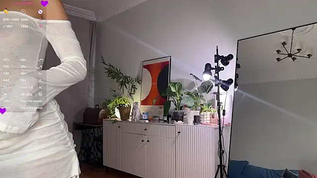 Snapshot of WhiteAnni chatting on 10-11-25, 04:35 WhiteAnni online show from 10-11-25, 04:35