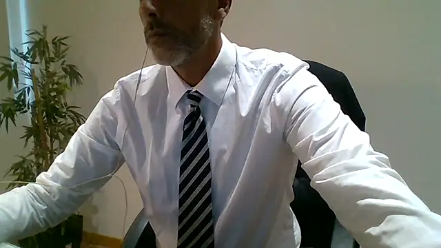Snapshot of 66MA69 chatting on 06-06-26, 05:07 66MA69 online show from 06-06-26, 05:07