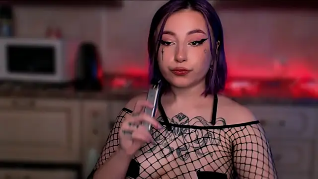 Snapshot of purplewitch chatting on 02-18-25, 01:44 purplewitch online show from 02-18-25, 01:44