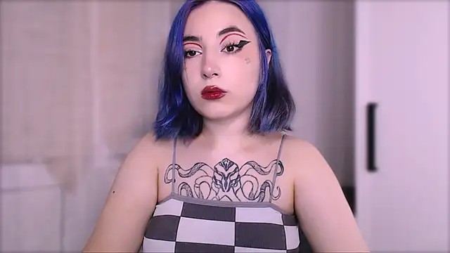 Snapshot of purplewitch chatting on 09-09-25, 04:05 purplewitch online show from 09-09-25, 04:05
