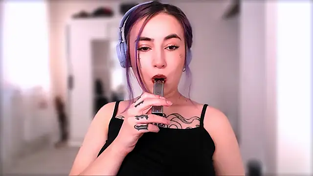 purplewitch online show from 11-18-25, 09:34