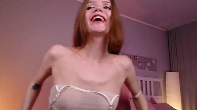 Gretchen Mol online show from 02-27-25, 03:37