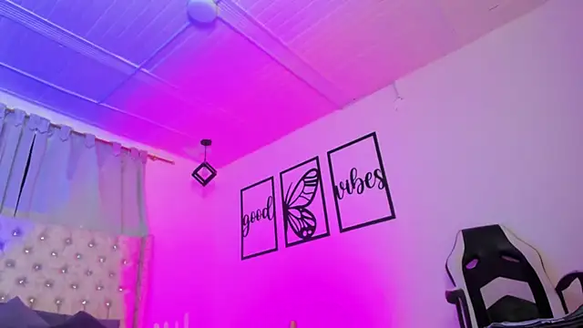 nicolee millerr online show from 01-10-26, 12:44